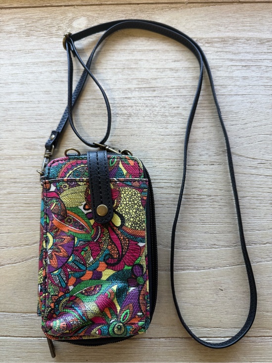 Sakroots Handbags - EUC Sakroots Boho Floral Crossbody Bag